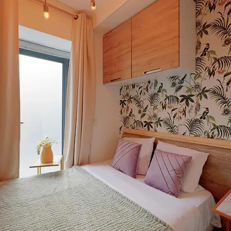 Apartment Updated In The Heart Of The Bustling Le Marais District *